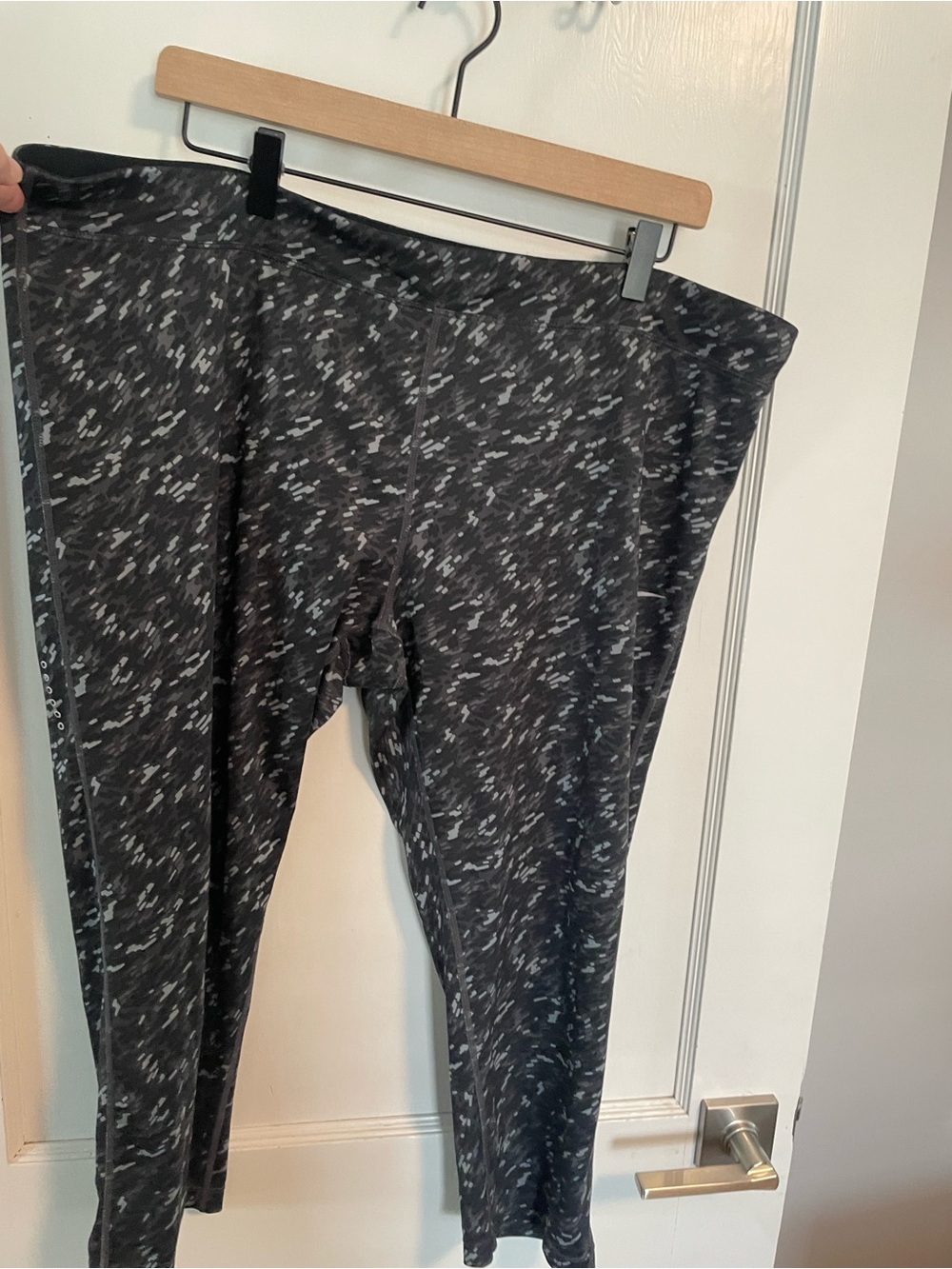 Nike Dri-Fit Black and Gray Active Capri Leggings